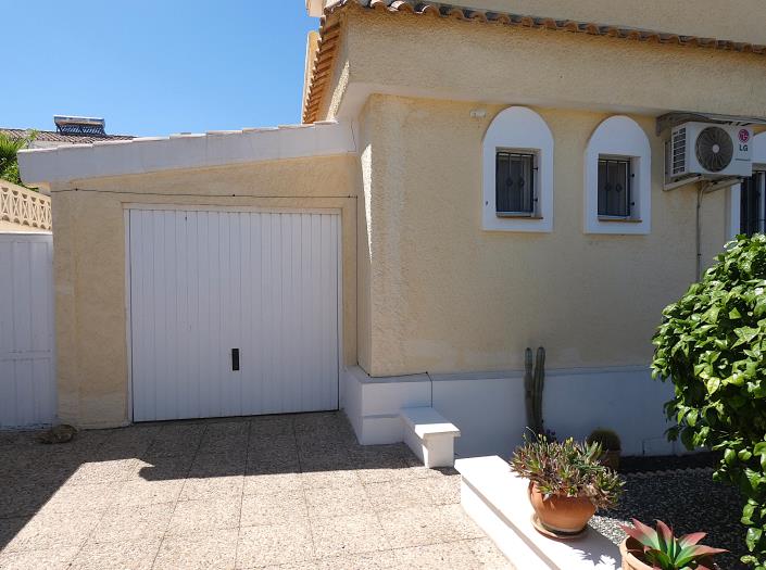 Image No.57-3 Bed Villa / Detached for sale
