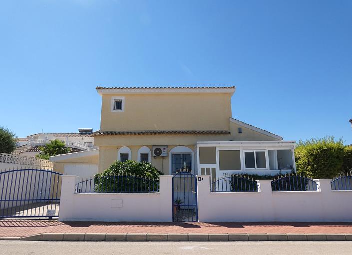 Image No.59-3 Bed Villa / Detached for sale