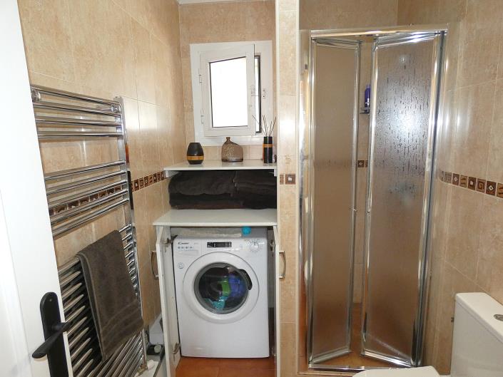 Image No.27-2 Bed Villa / Detached for sale