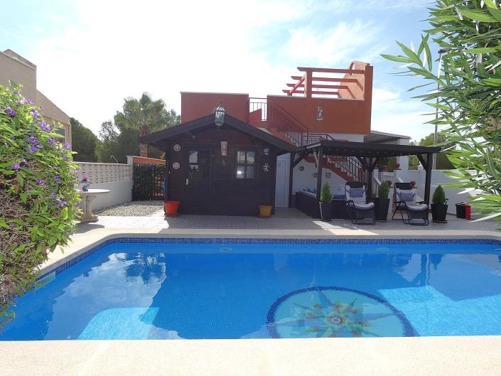Image No.44-2 Bed Villa / Detached for sale