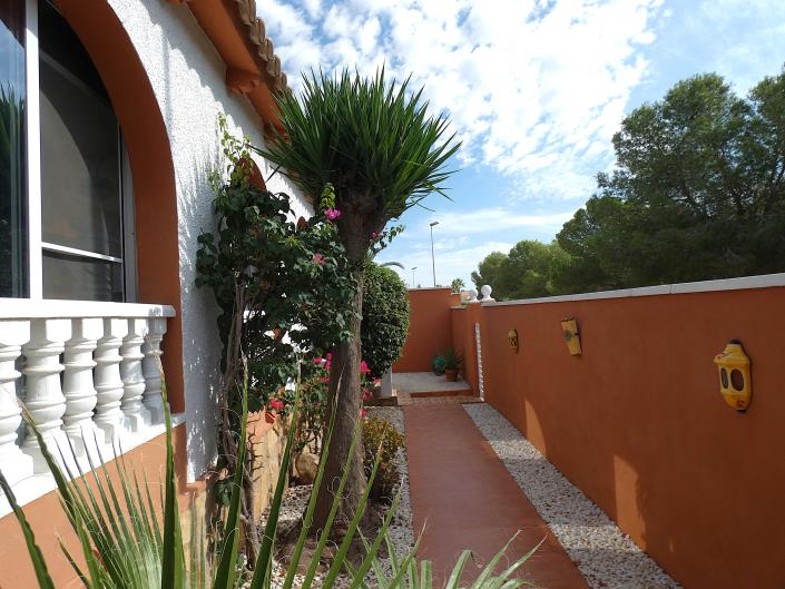 Image No.52-2 Bed Villa / Detached for sale