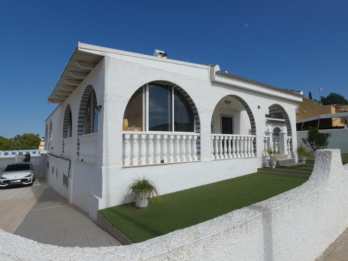 Image No.6-4 Bed Villa / Detached for sale