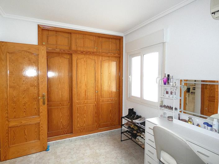 Image No.14-4 Bed Villa / Detached for sale