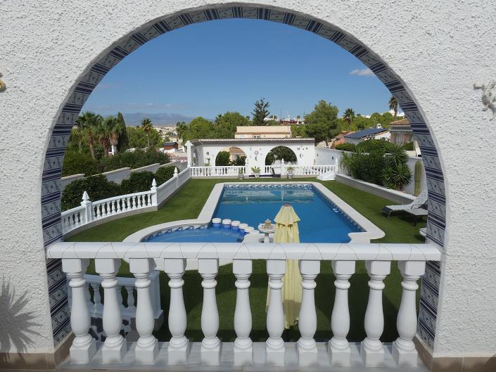 Image No.20-4 Bed Villa / Detached for sale