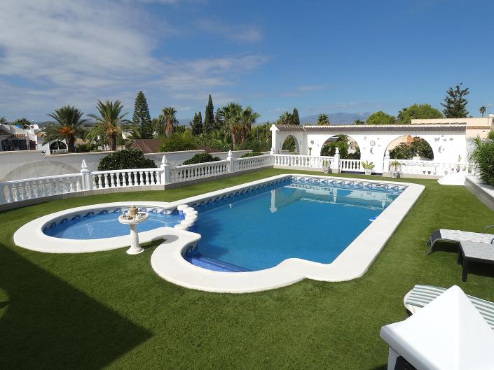 Image No.32-4 Bed Villa / Detached for sale