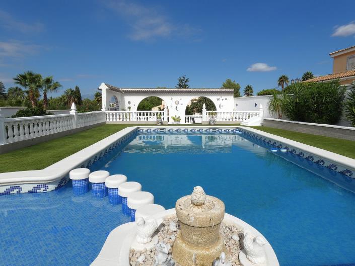 Image No.33-4 Bed Villa / Detached for sale