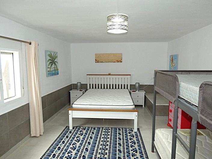 Image No.44-4 Bed Villa / Detached for sale