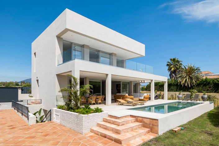 Image No.1-5 Bed Villa for sale