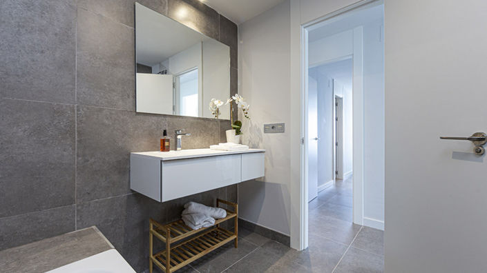 Image No.12-2 Bed Apartment for sale