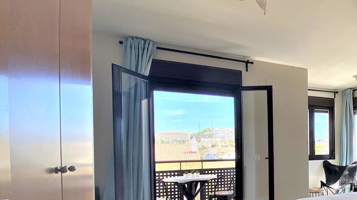 Image No.20-3 Bed Apartment for sale