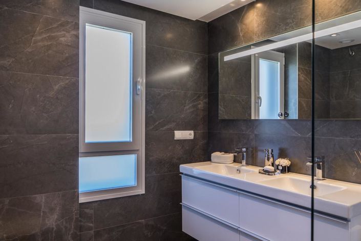 Image No.25-3 Bed Apartment for sale