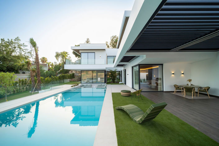 Image No.1-6 Bed Villa for sale