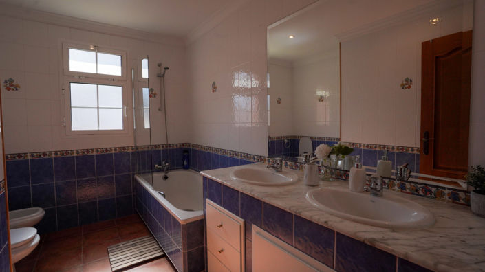 Image No.13-4 Bed Villa for sale