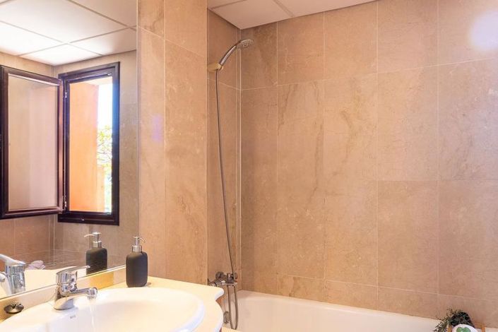 Image No.19-Appartement de 2 chambres à vendre à Estepona