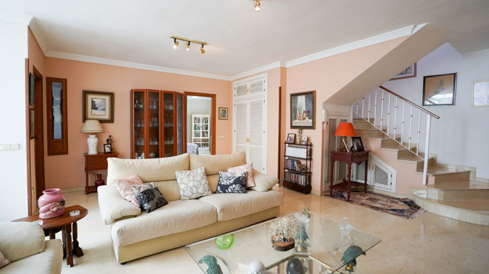 Image No.1-4 Bed Villa for sale