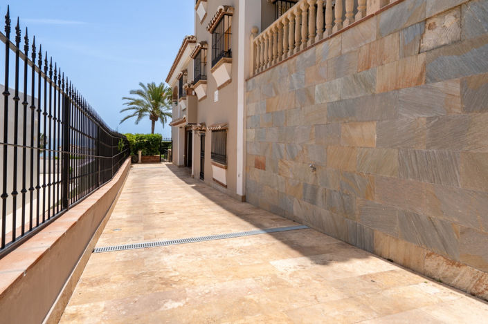 Image No.47-5 Bed Villa for sale