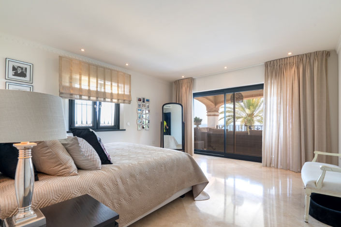 Image No.9-5 Bed Villa for sale