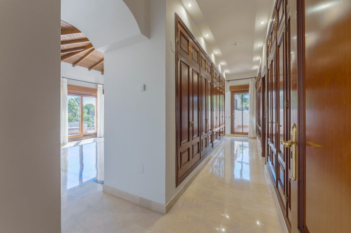 Image No.18-6 Bed Villa for sale