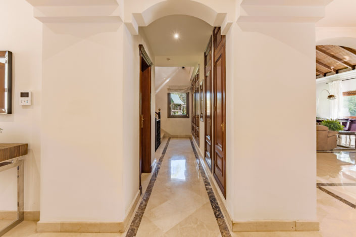 Image No.20-6 Bed Villa for sale