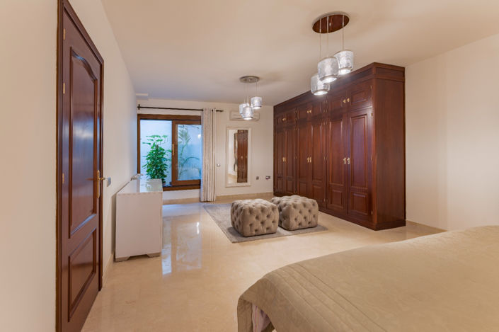 Image No.29-6 Bed Villa for sale