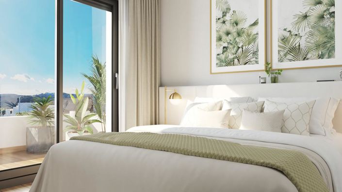 Image No.21-3 Bed Apartment for sale