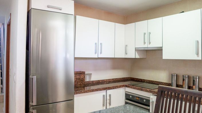 Image No.20-3 Bed Property for sale