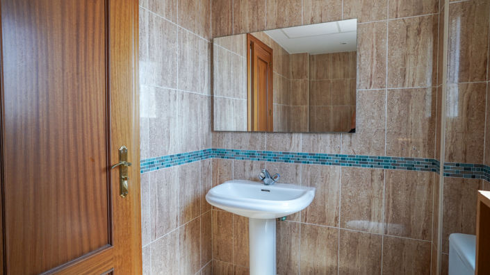 Image No.5-3 Bed Property for sale