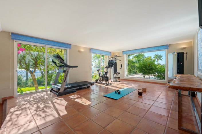 Image No.34-9 Bed Villa for sale