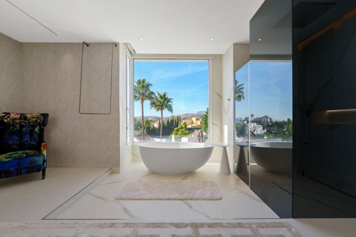 Image No.6-9 Bed Villa for sale