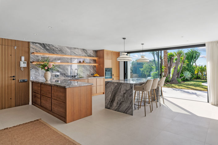 Image No.3-4 Bed Villa for sale