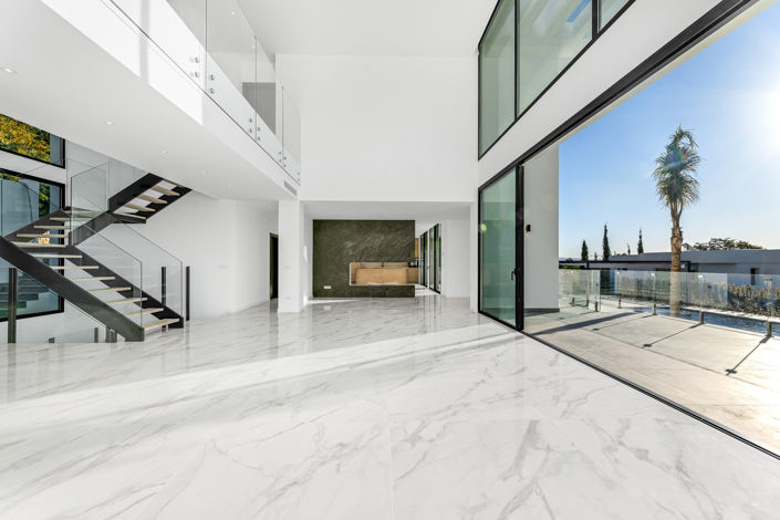 Image No.2-6 Bed Villa for sale