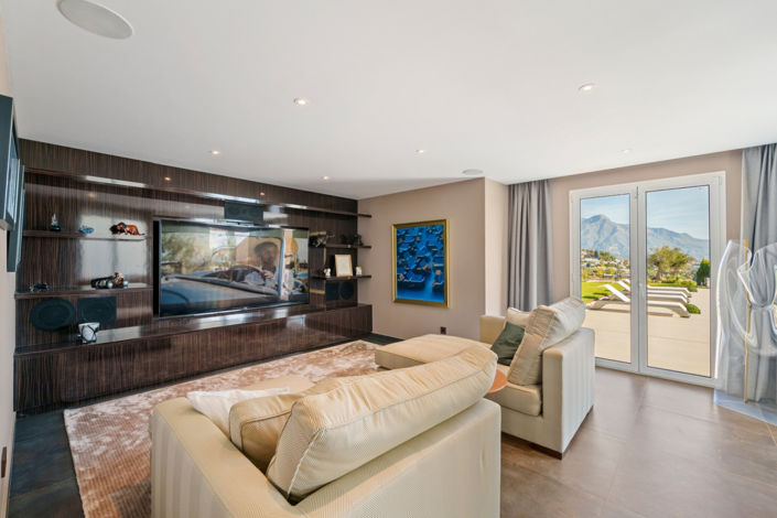 Image No.32-9 Bed Villa for sale