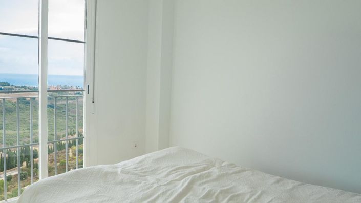 Image No.20-3 Bed Apartment for sale