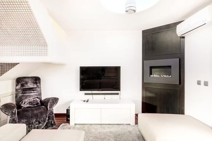 Image No.10-5 Bed Villa for sale