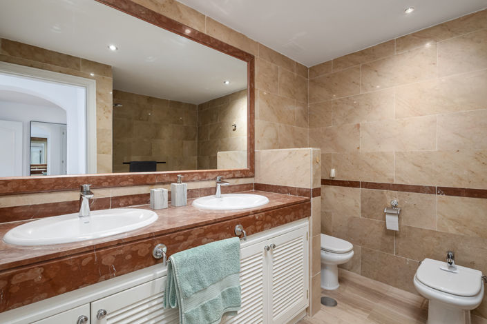 Image No.12-3 Bed Apartment for sale