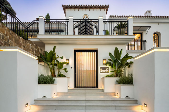 Image No.2-5 Bed Villa for sale