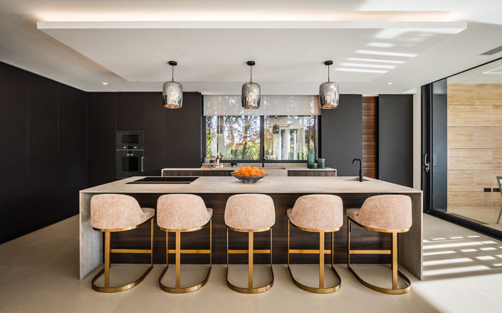 Image No.14-7 Bed Villa for sale