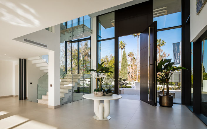 Image No.9-7 Bed Villa for sale