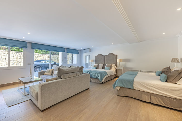 Image No.45-5 Bed Villa for sale