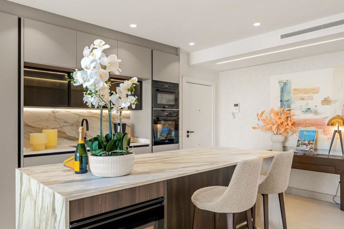 Image No.21-3 Bed Apartment for sale