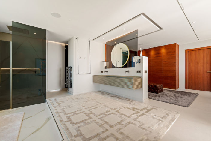 Image No.18-9 Bed Villa for sale