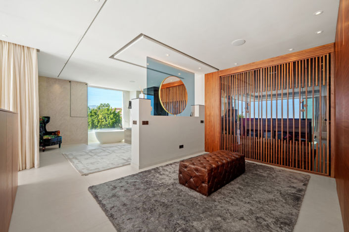 Image No.19-9 Bed Villa for sale