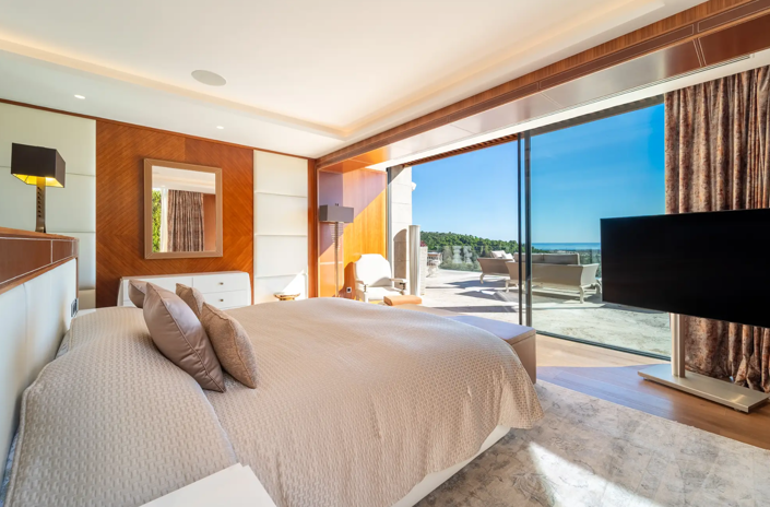 Image No.5-7 Bed Villa for sale