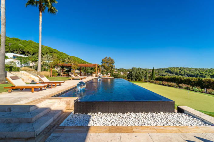 Image No.8-7 Bed Villa for sale