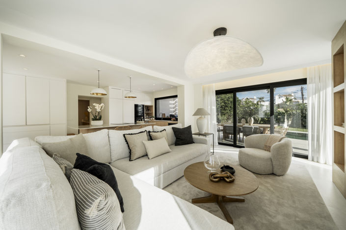 Image No.3-5 Bed Villa for sale