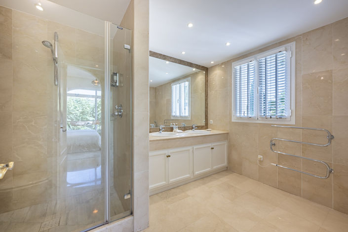 Image No.36-5 Bed Villa for sale