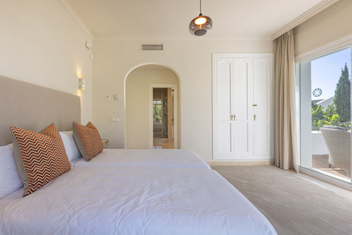 Image No.40-5 Bed Villa for sale