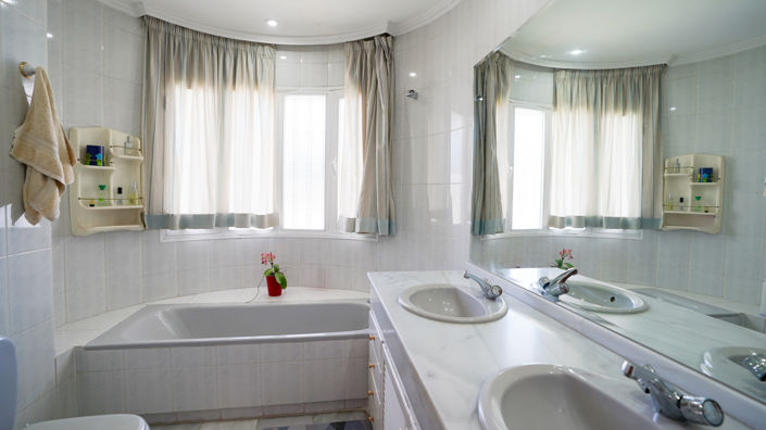 Image No.47-4 Bed Villa for sale