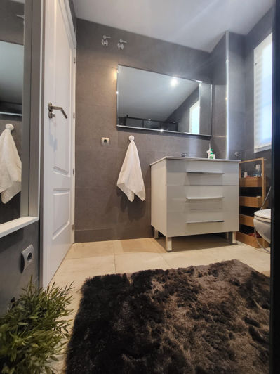 Image No.25-2 Bed Apartment for sale