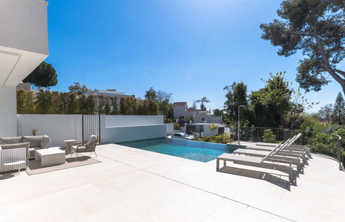 Image No.9-5 Bed Villa for sale